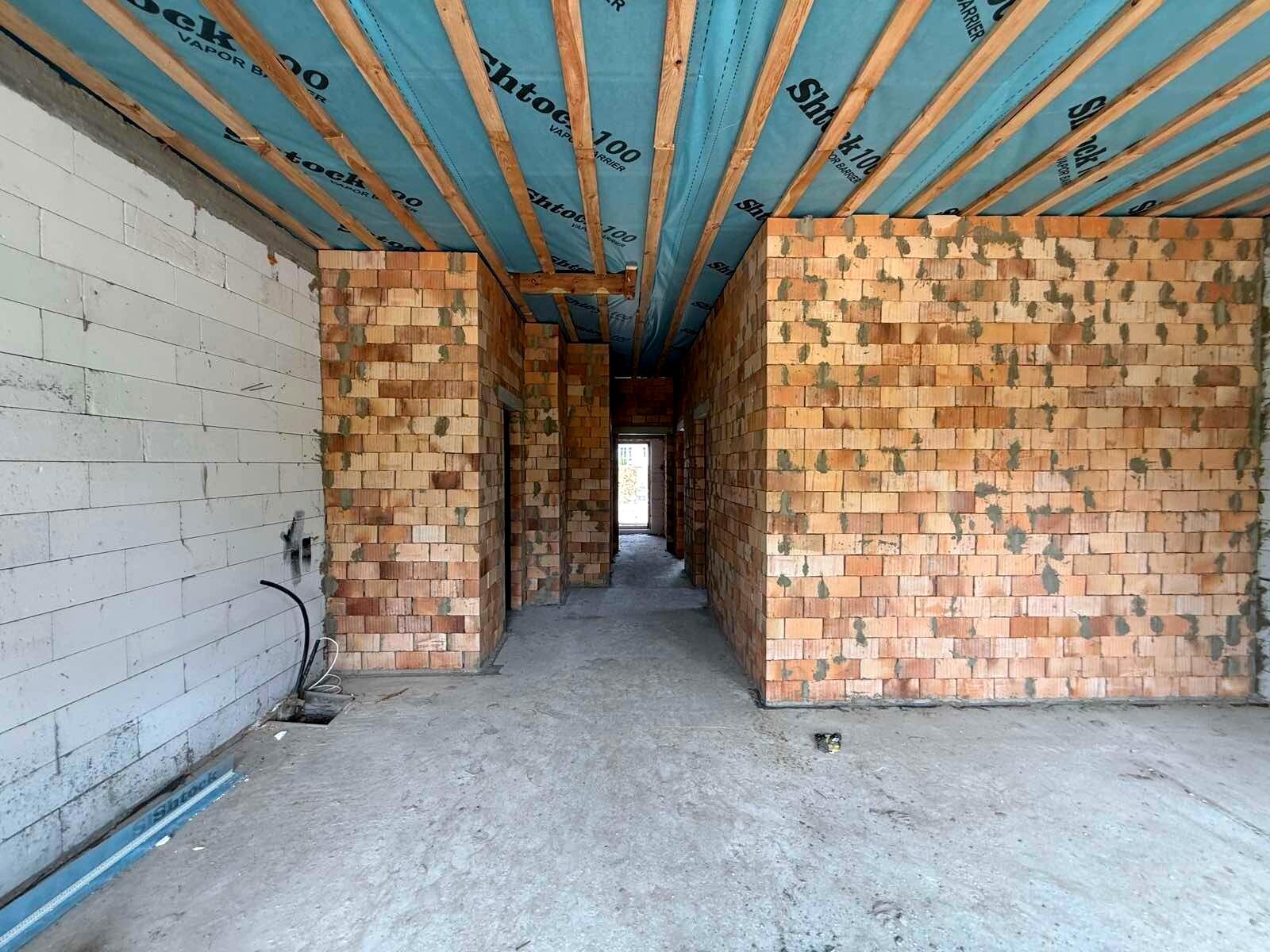 1863374800252216