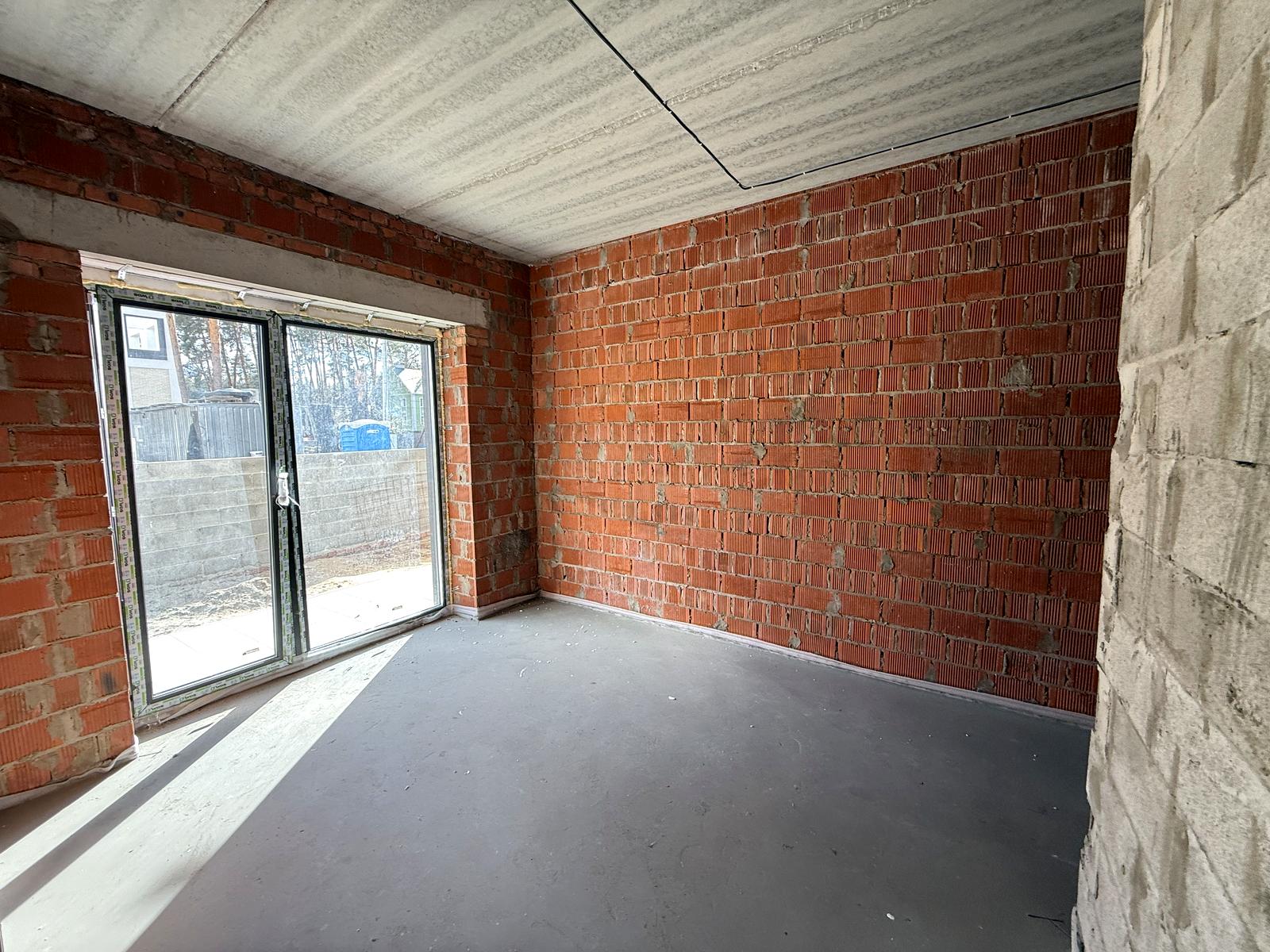 1863435437610086