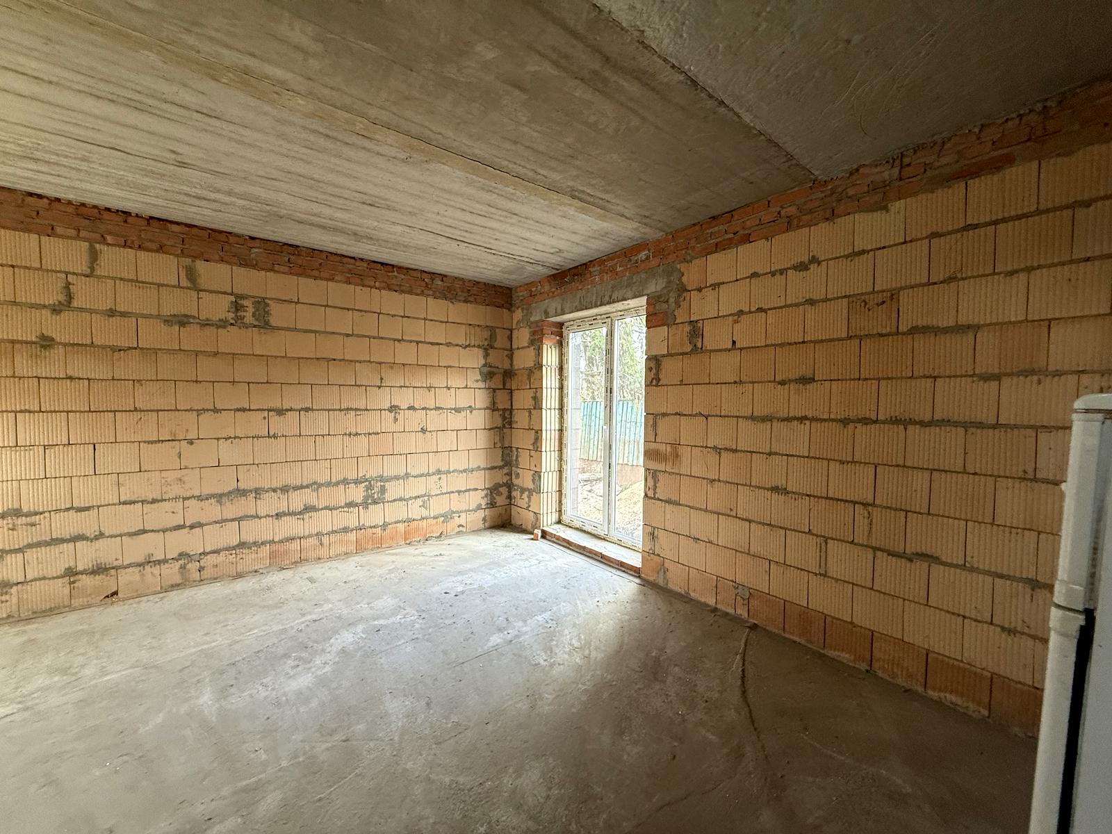 1863435725614608