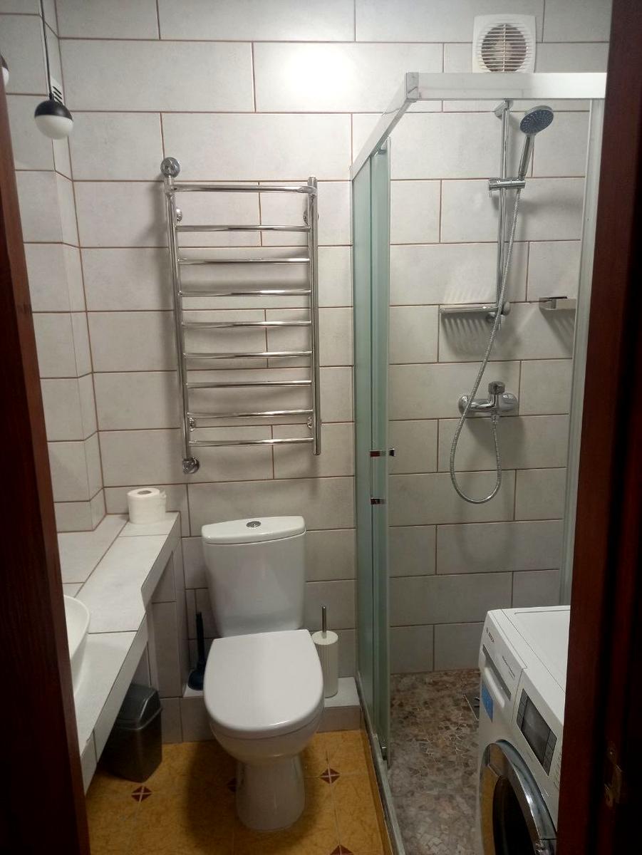 1863456458138468