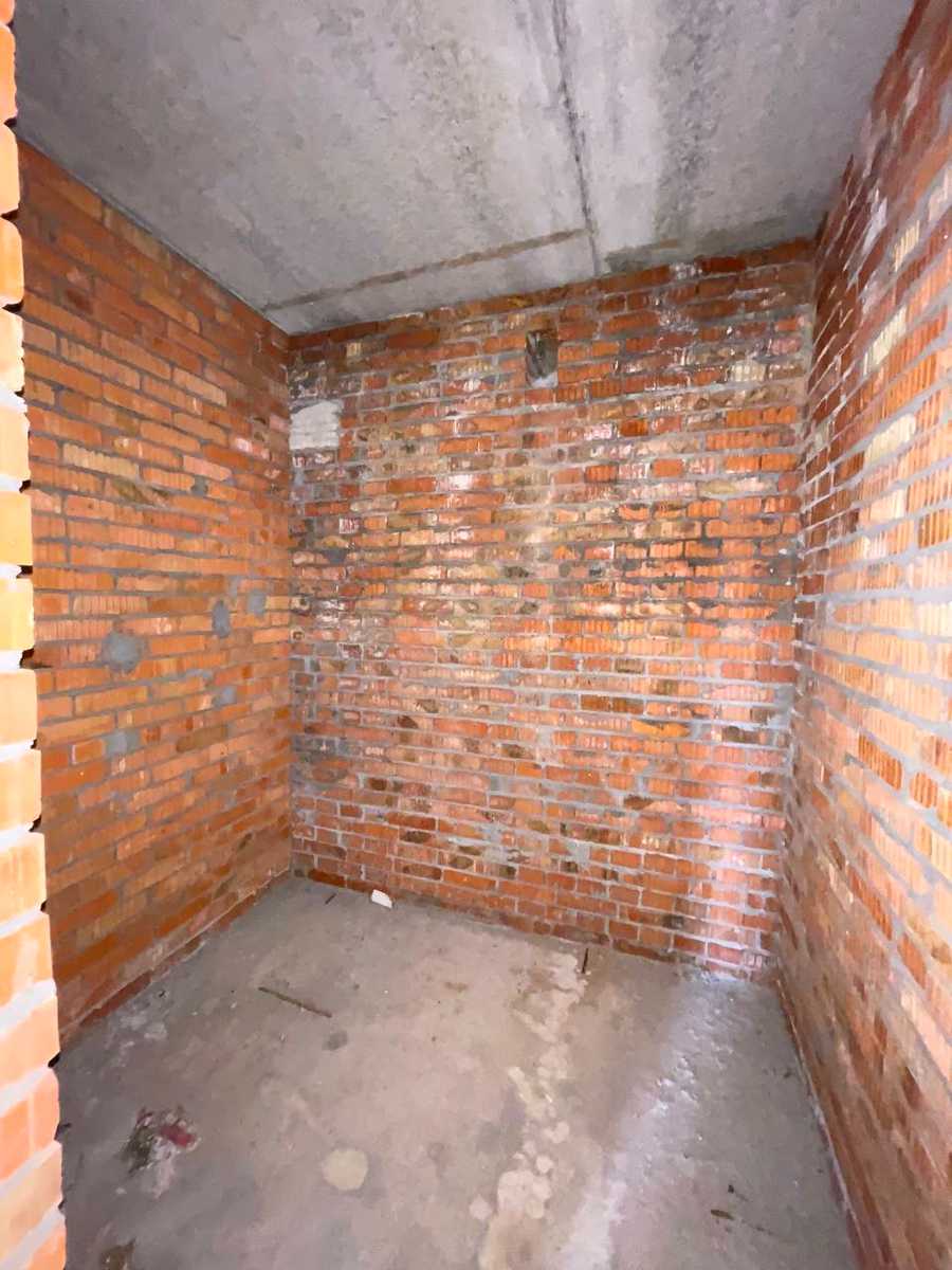 1863472729884435