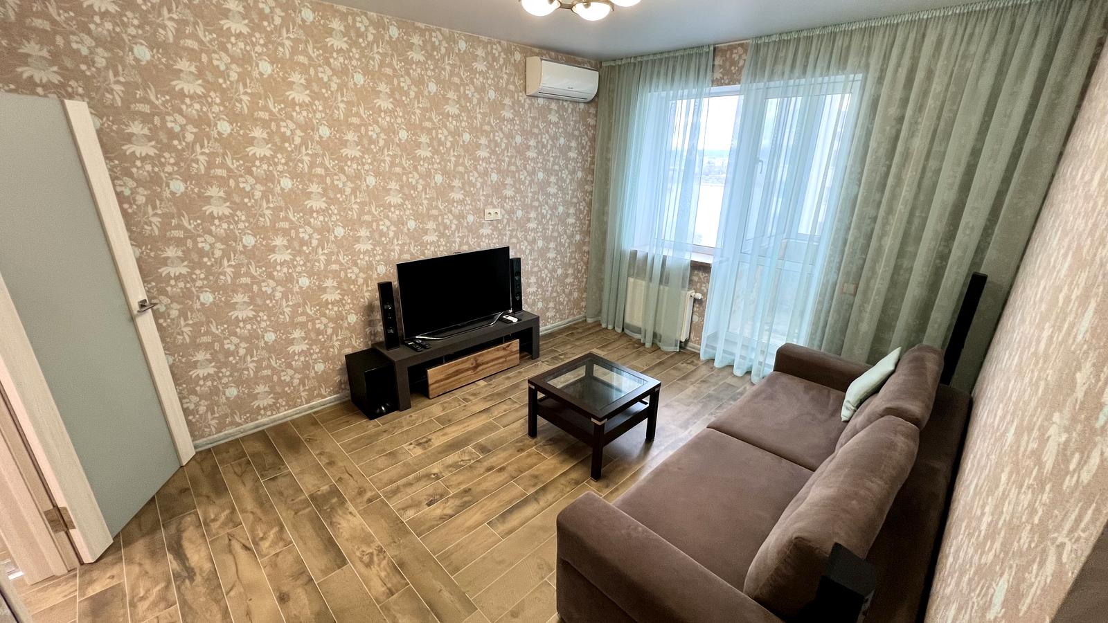1863523700103317