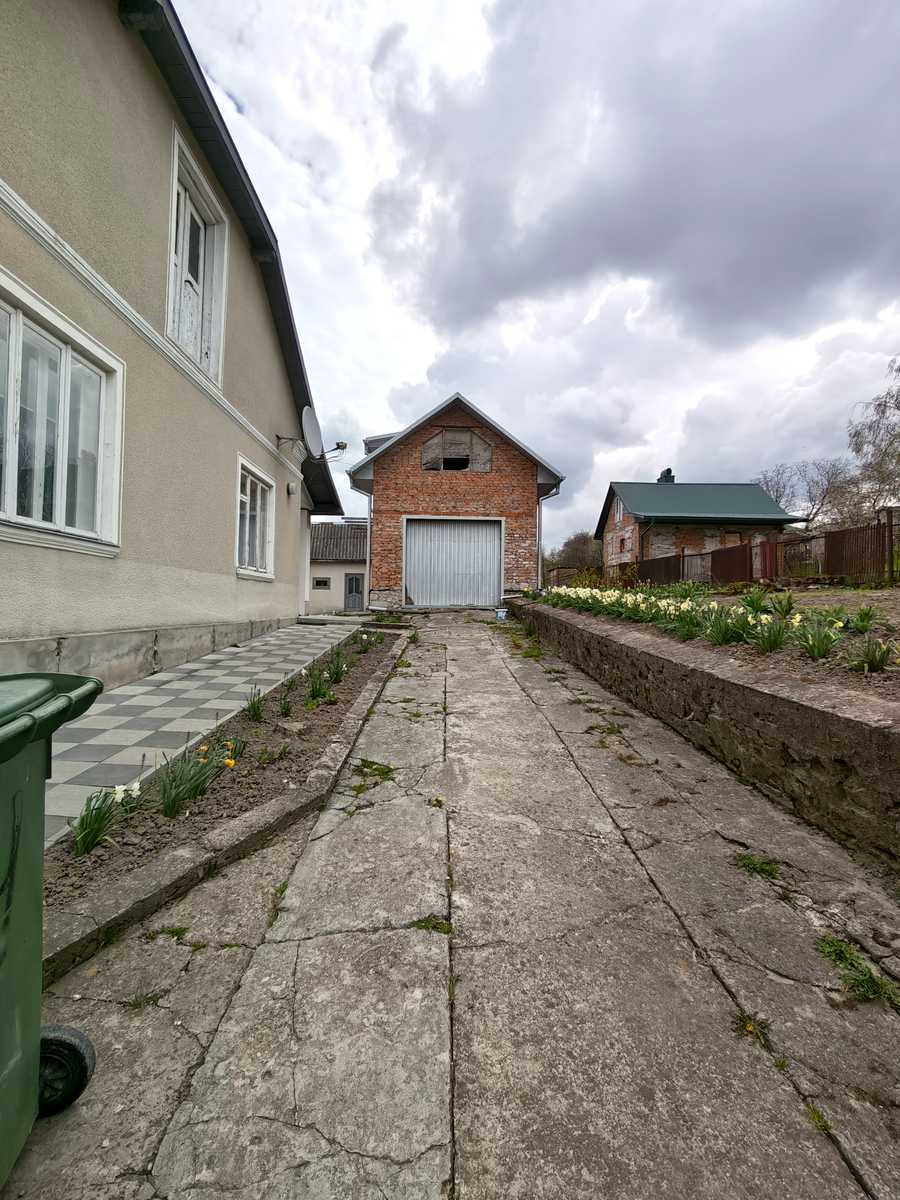 1863533305353936