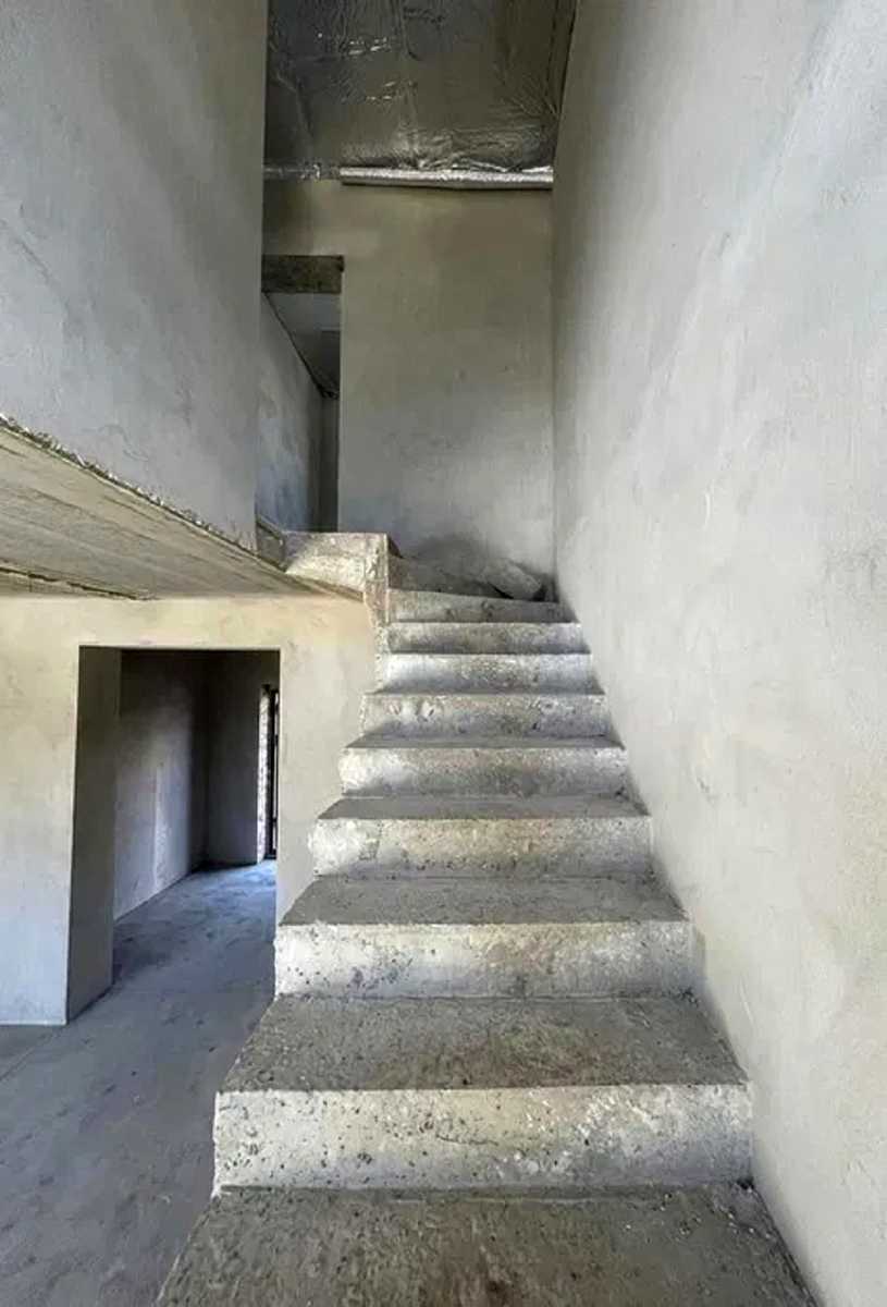 1863543920903792