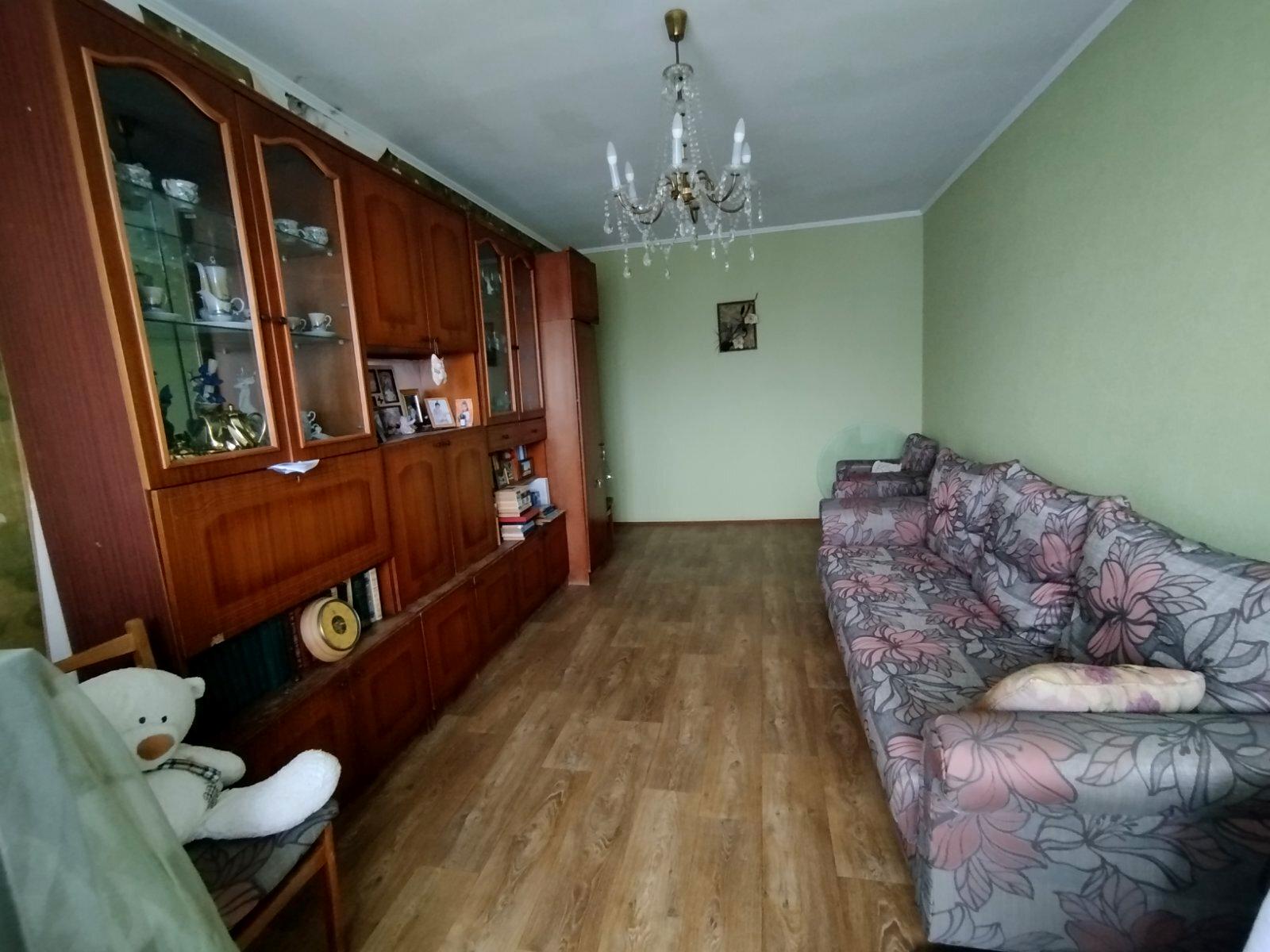 1863558607586633