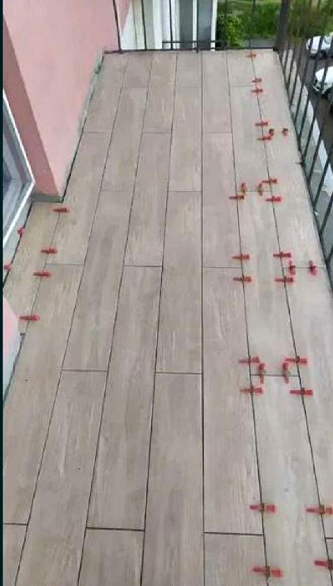 1863606270748536