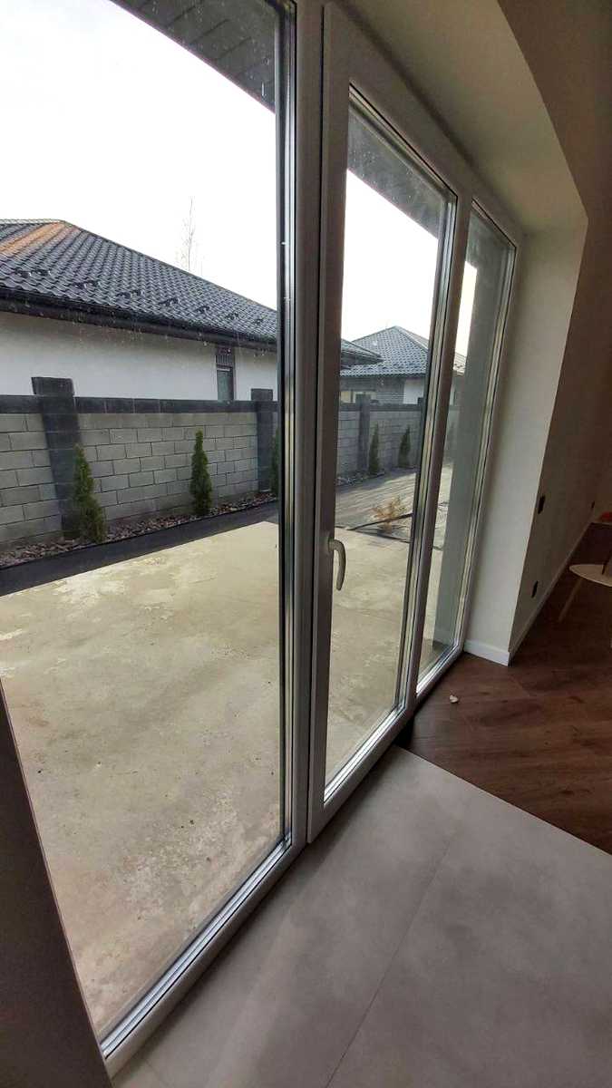 1863606630795392