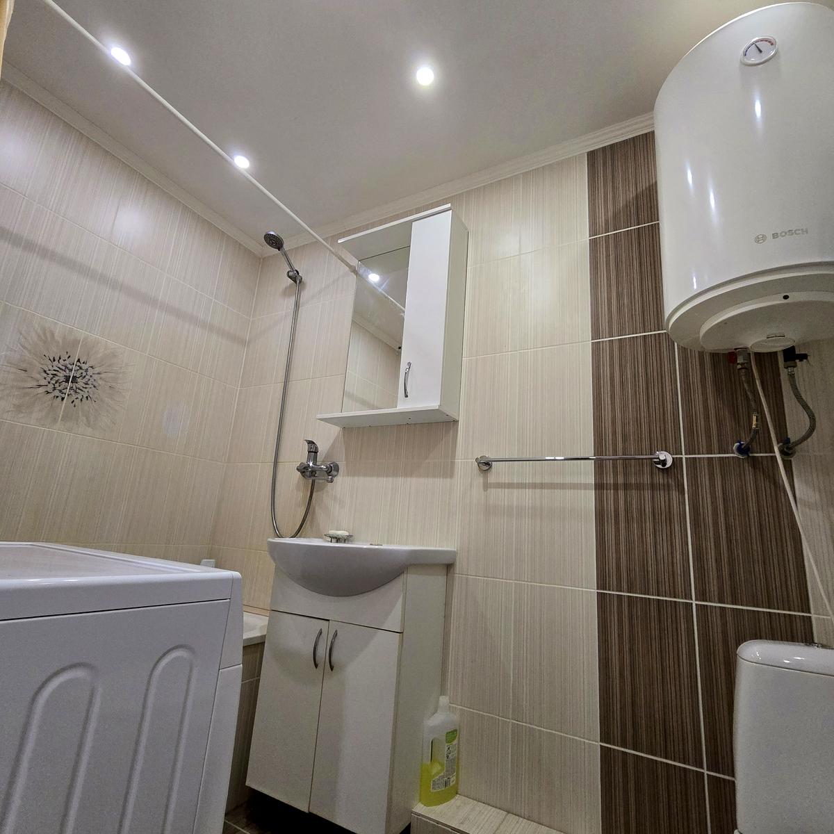 1863607404895005