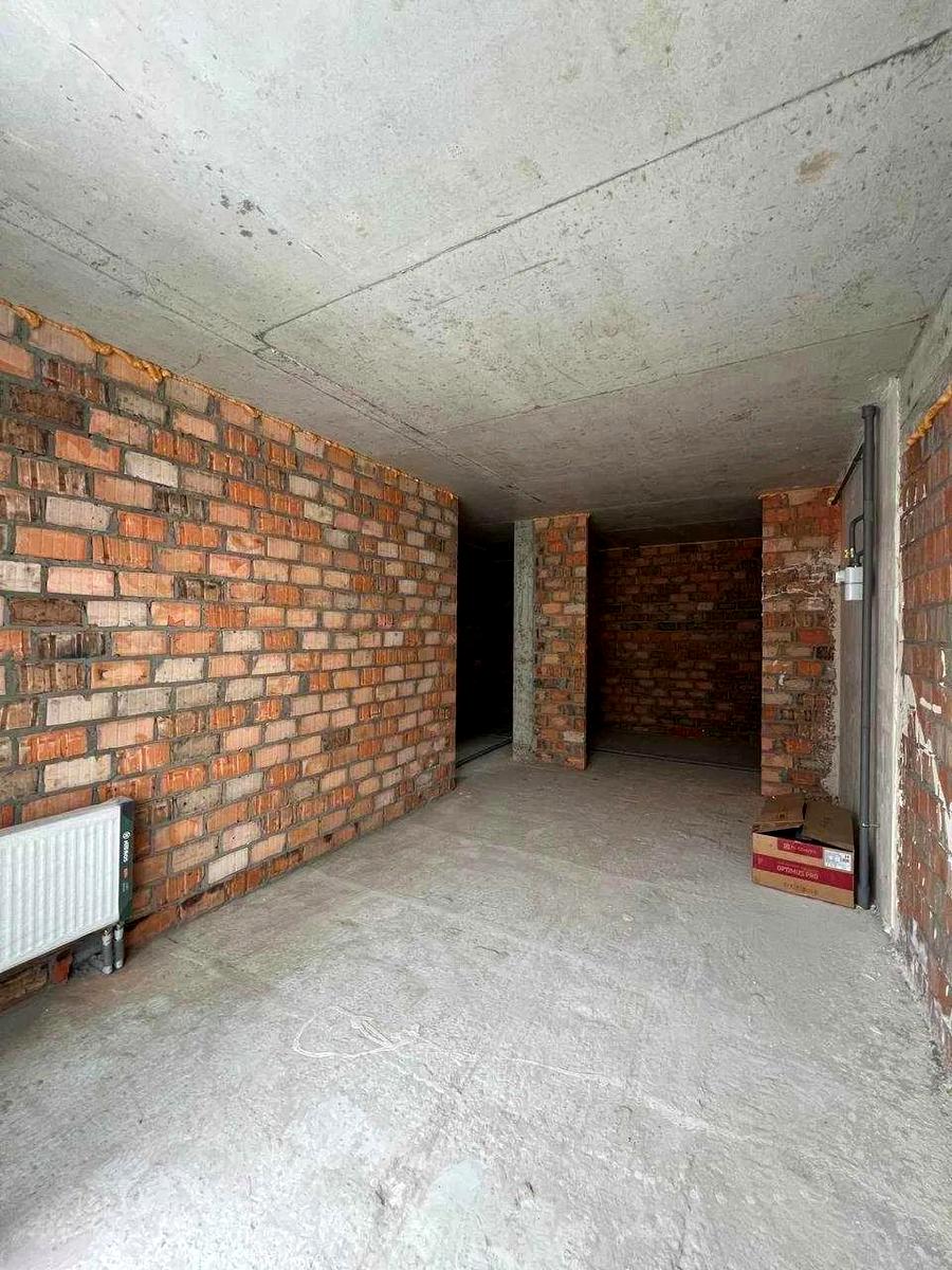 1863609823692075
