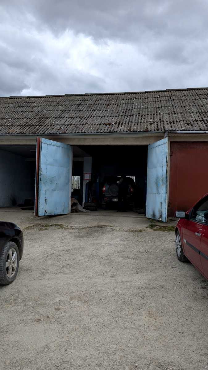 1863624835715951