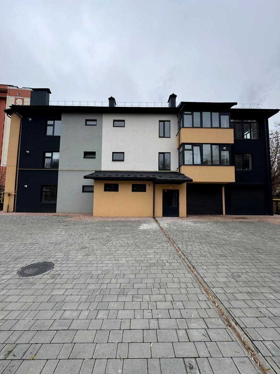 1863626674425232