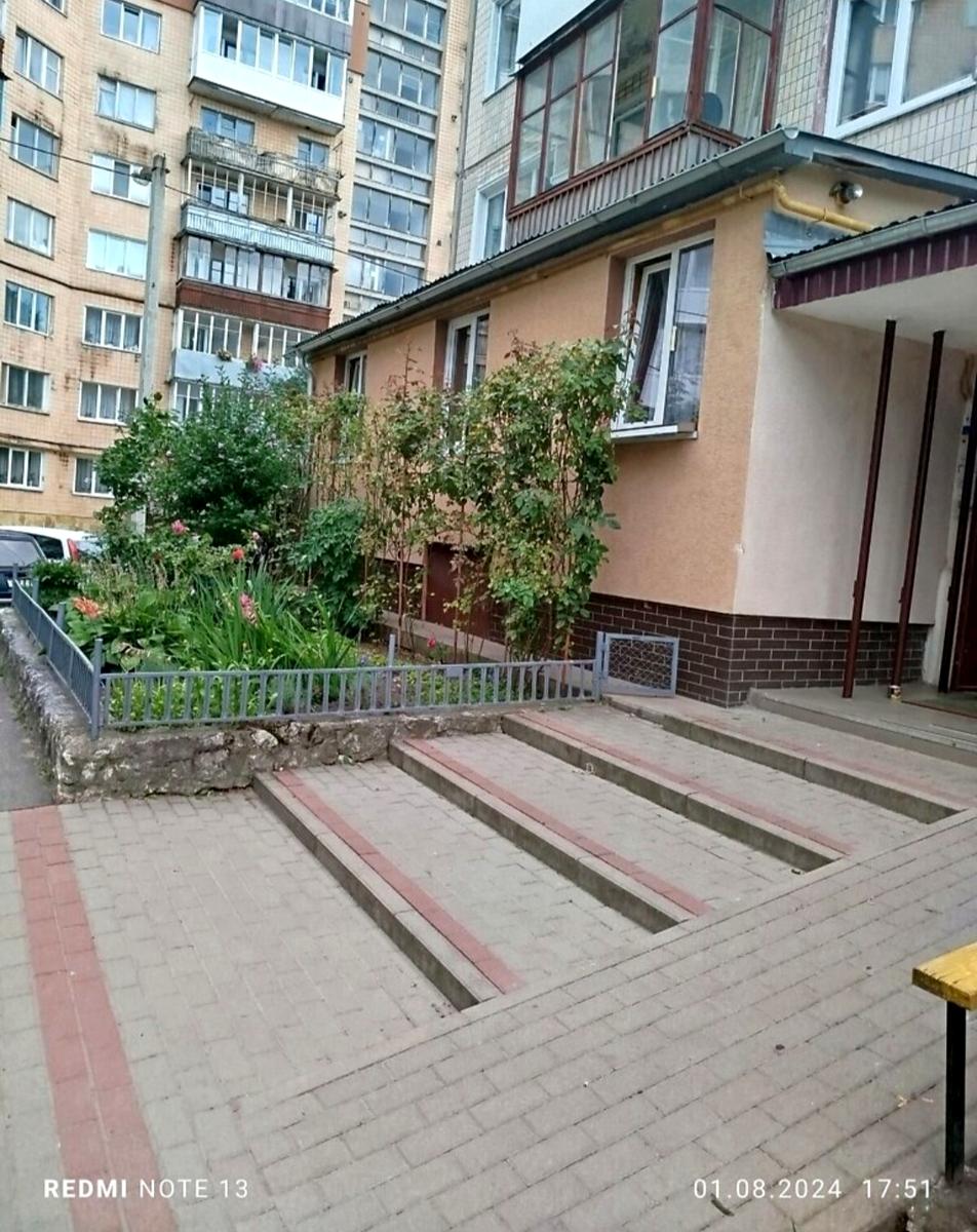 1863629113745969