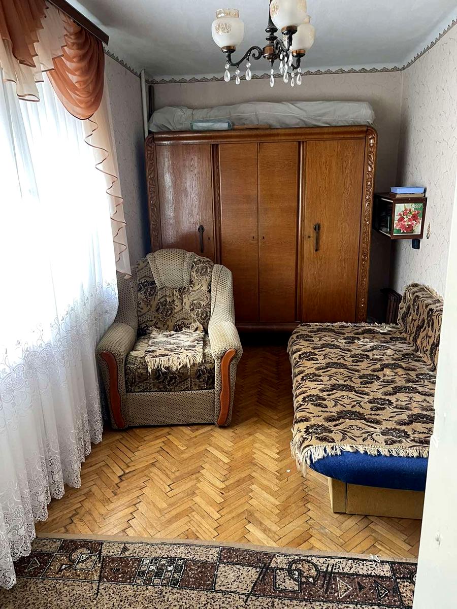 1863637458776081