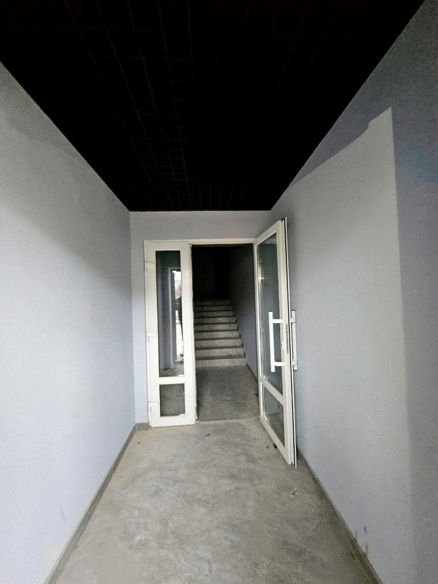 1863639750913375
