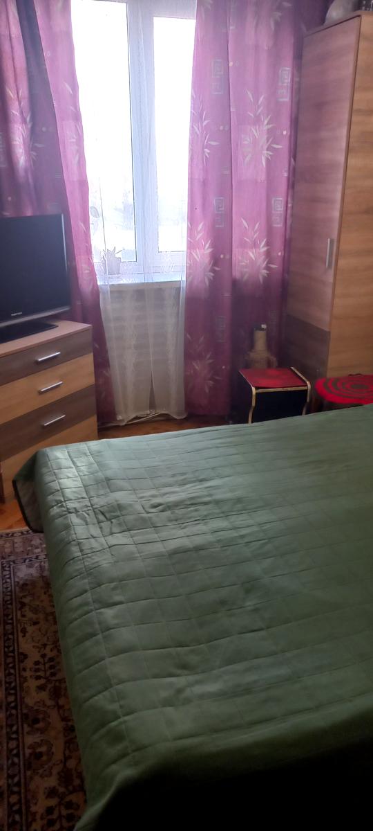 1863644296983136