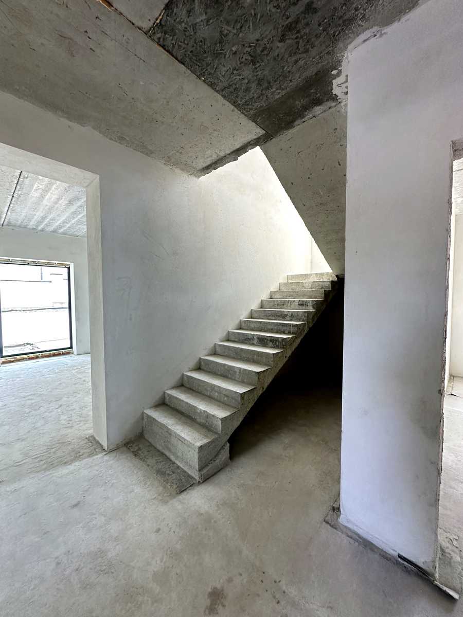 1863645528347887