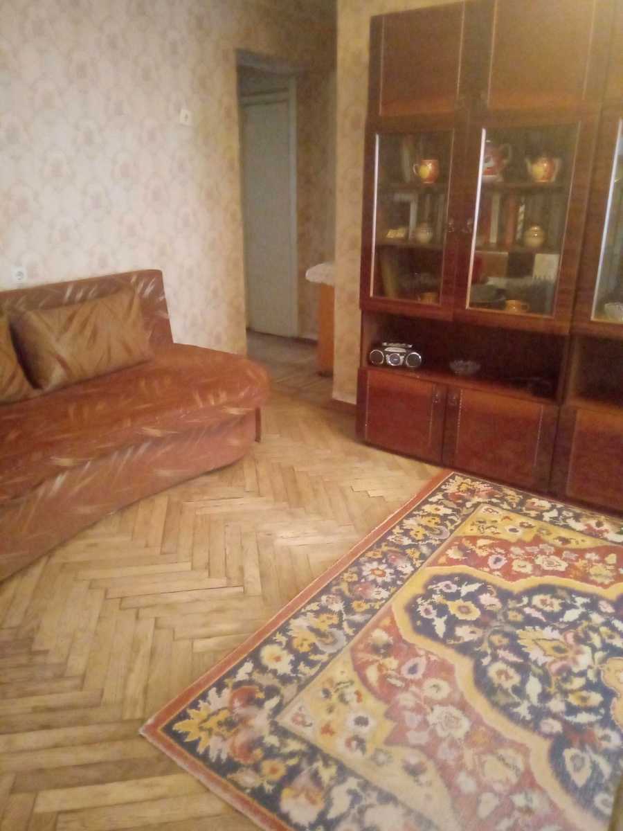 1863652979162275