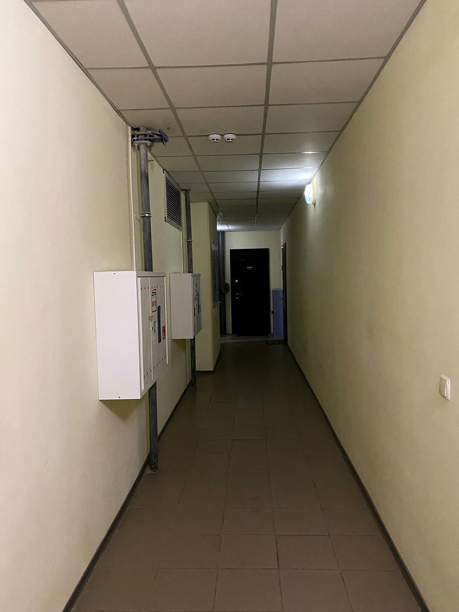 1863684758866858