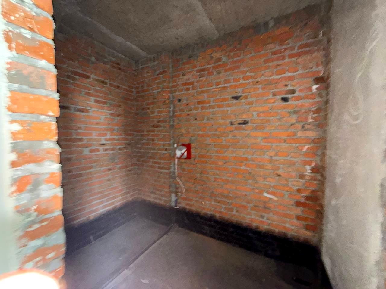 1863699389406025