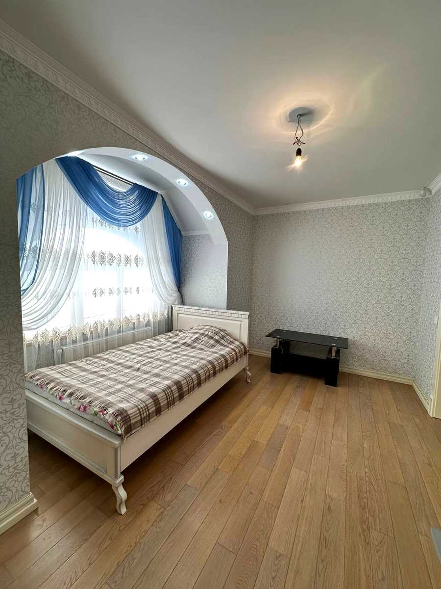 1863700288043168