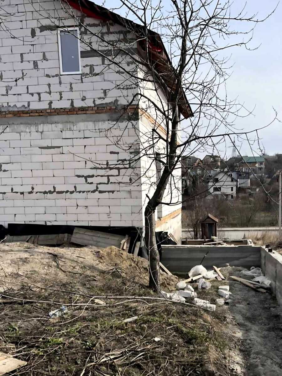 1863708713520856