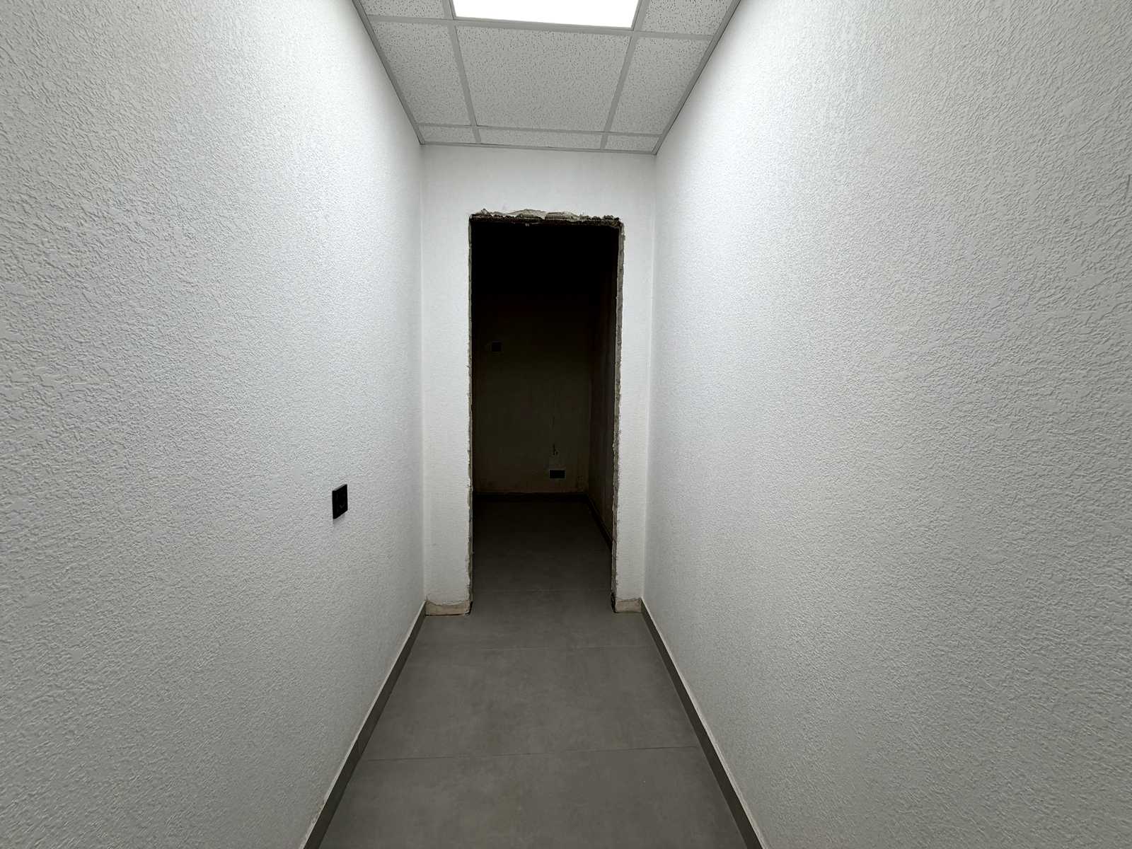 1863711639395299