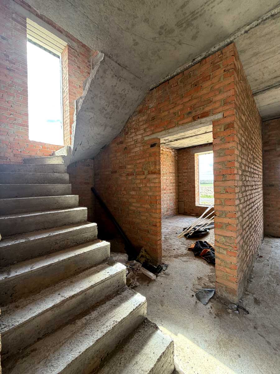 1863712965738710