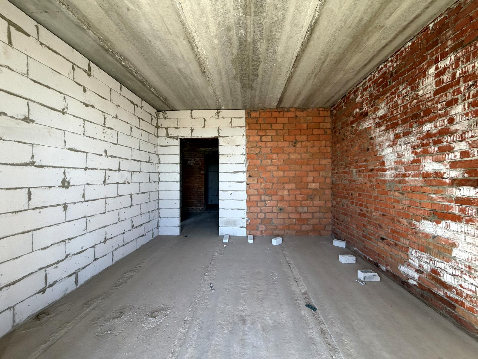 1863713178986240