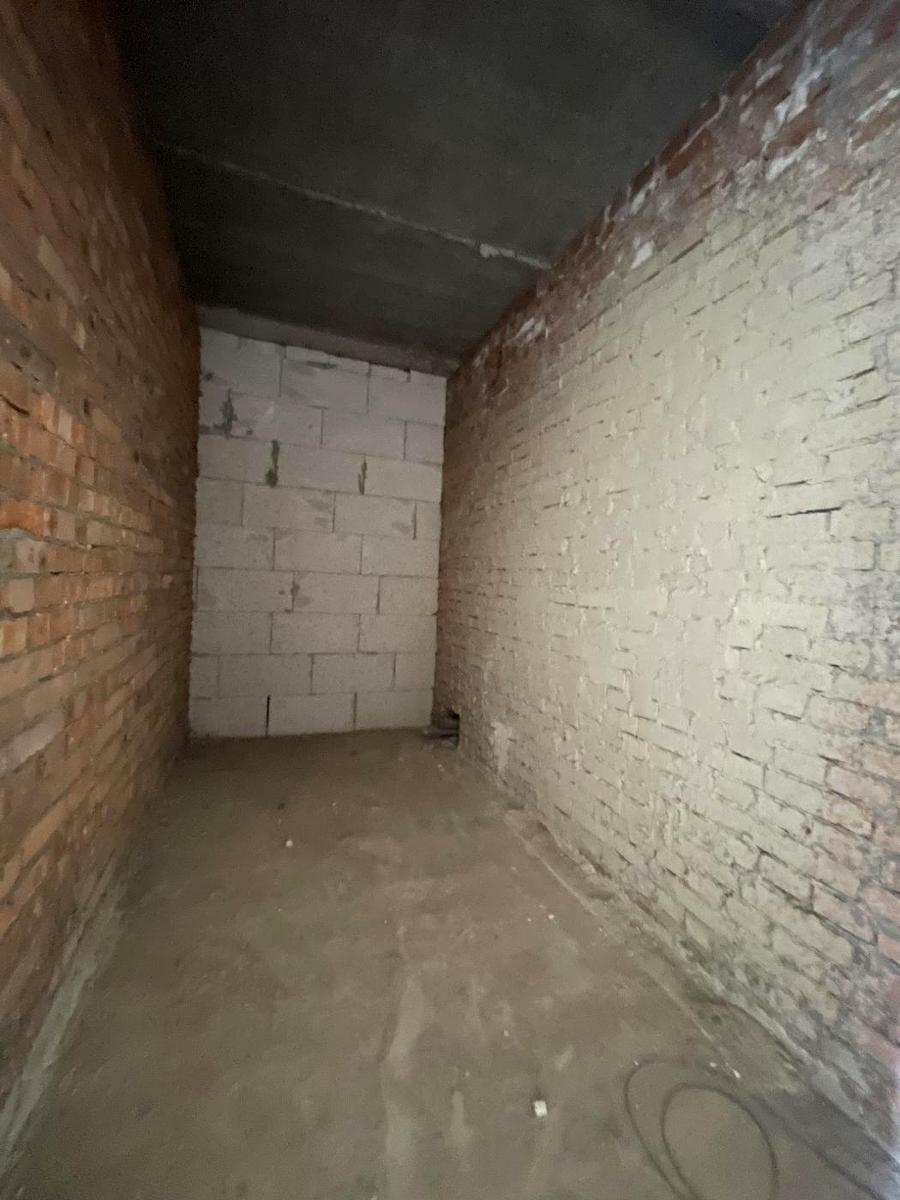 1863714744203560