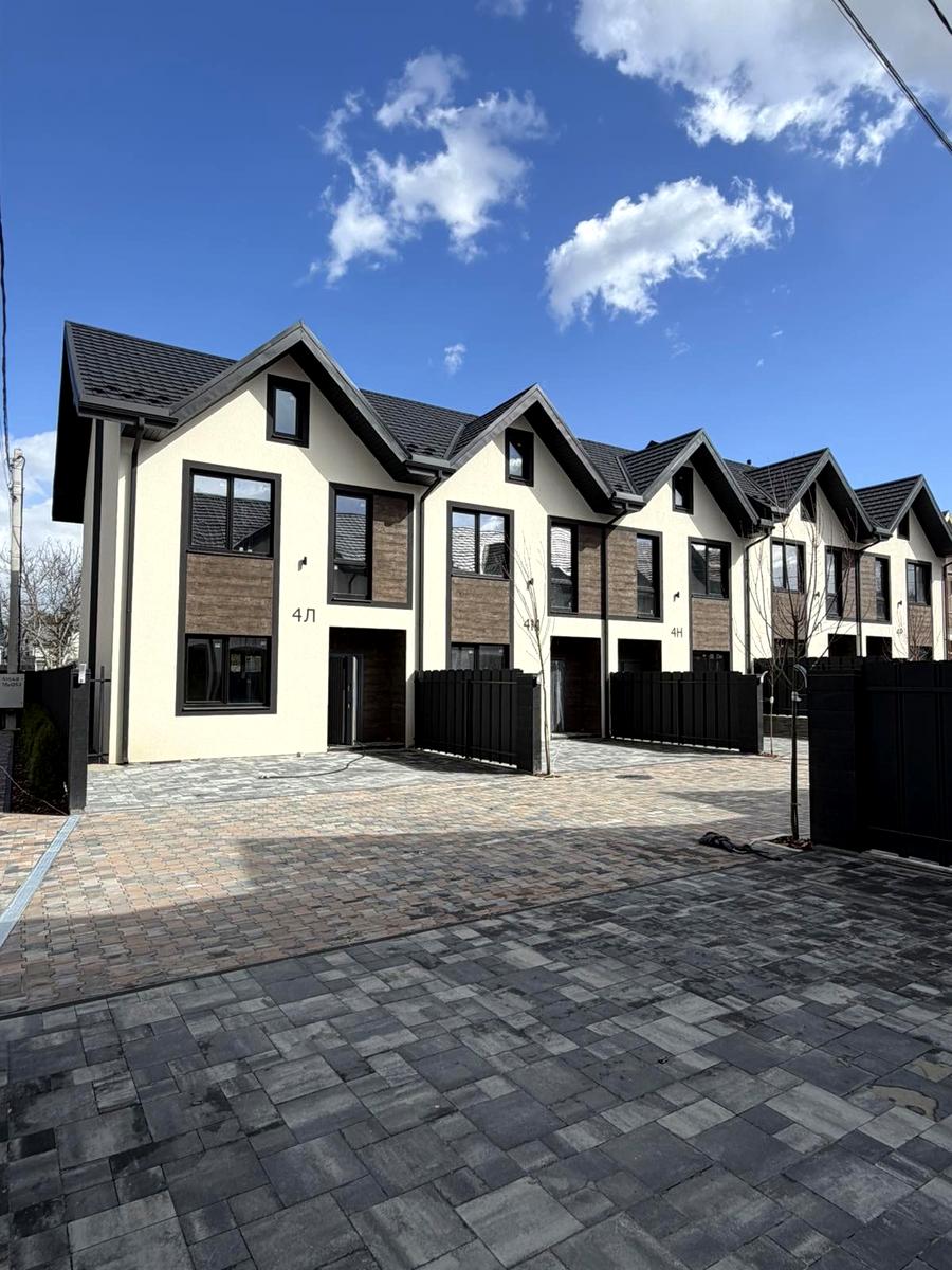 1863719741309861