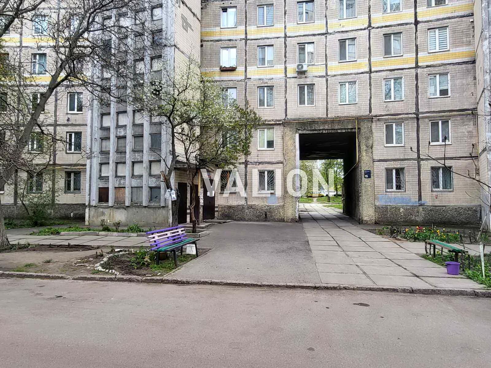 1863721761753821