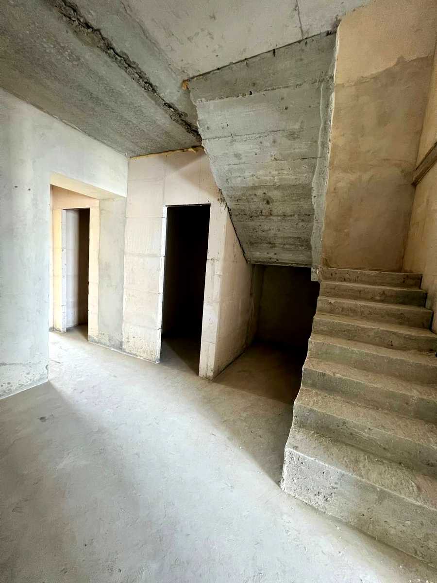1863722545525605