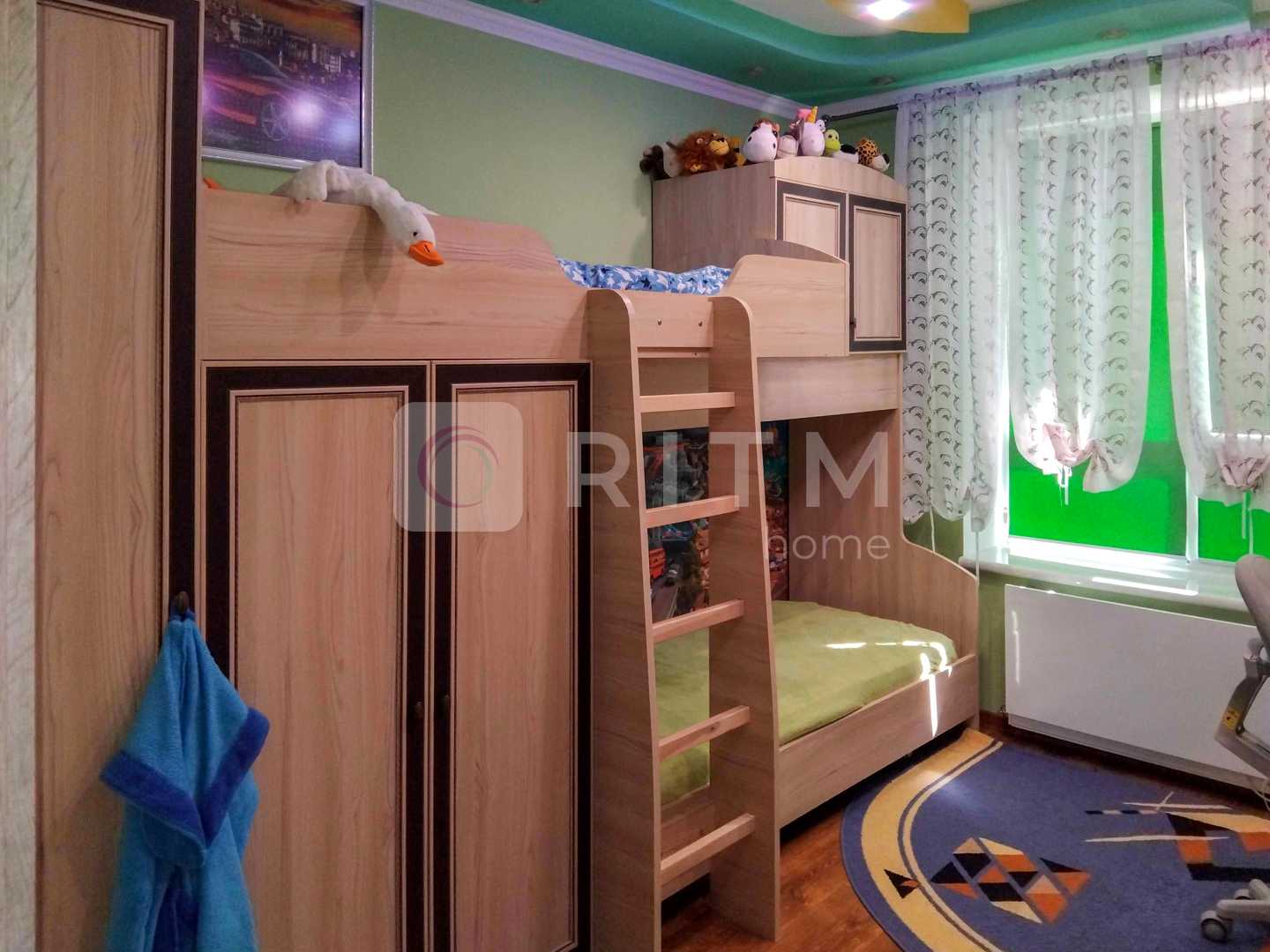 1863723495079425