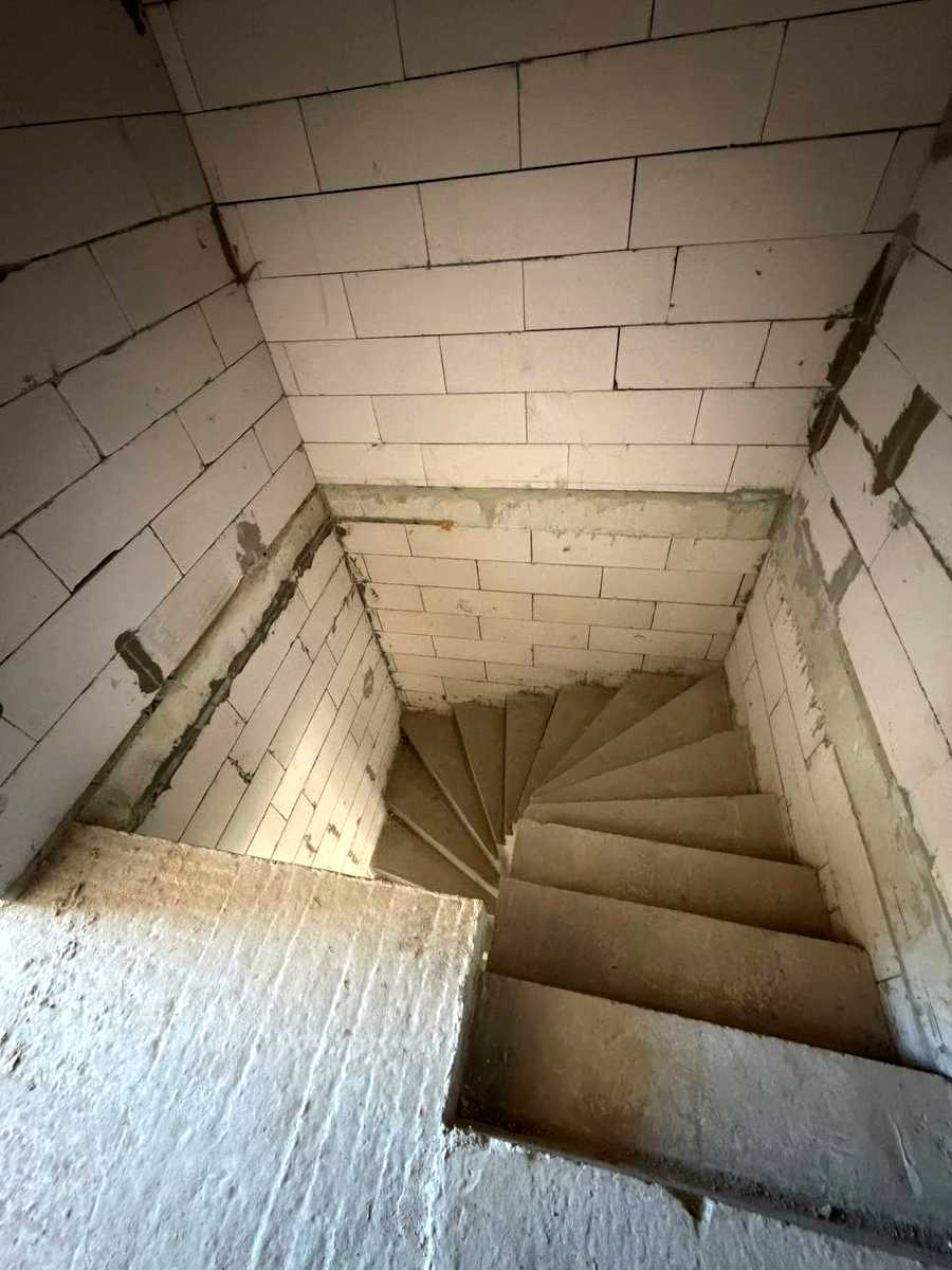 1863724261661841
