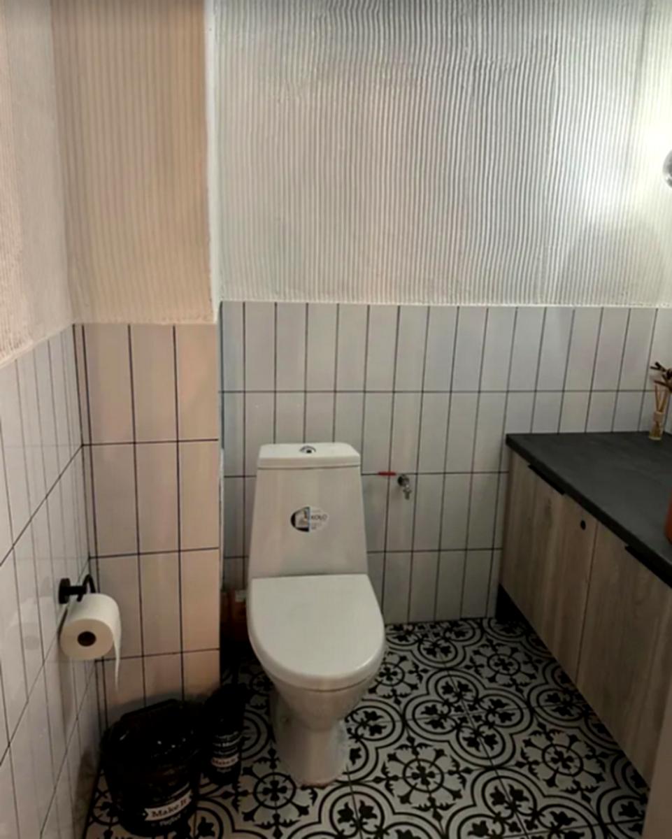 1863726400408574