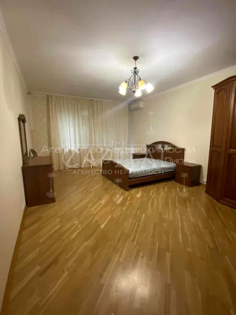 1863726596783867
