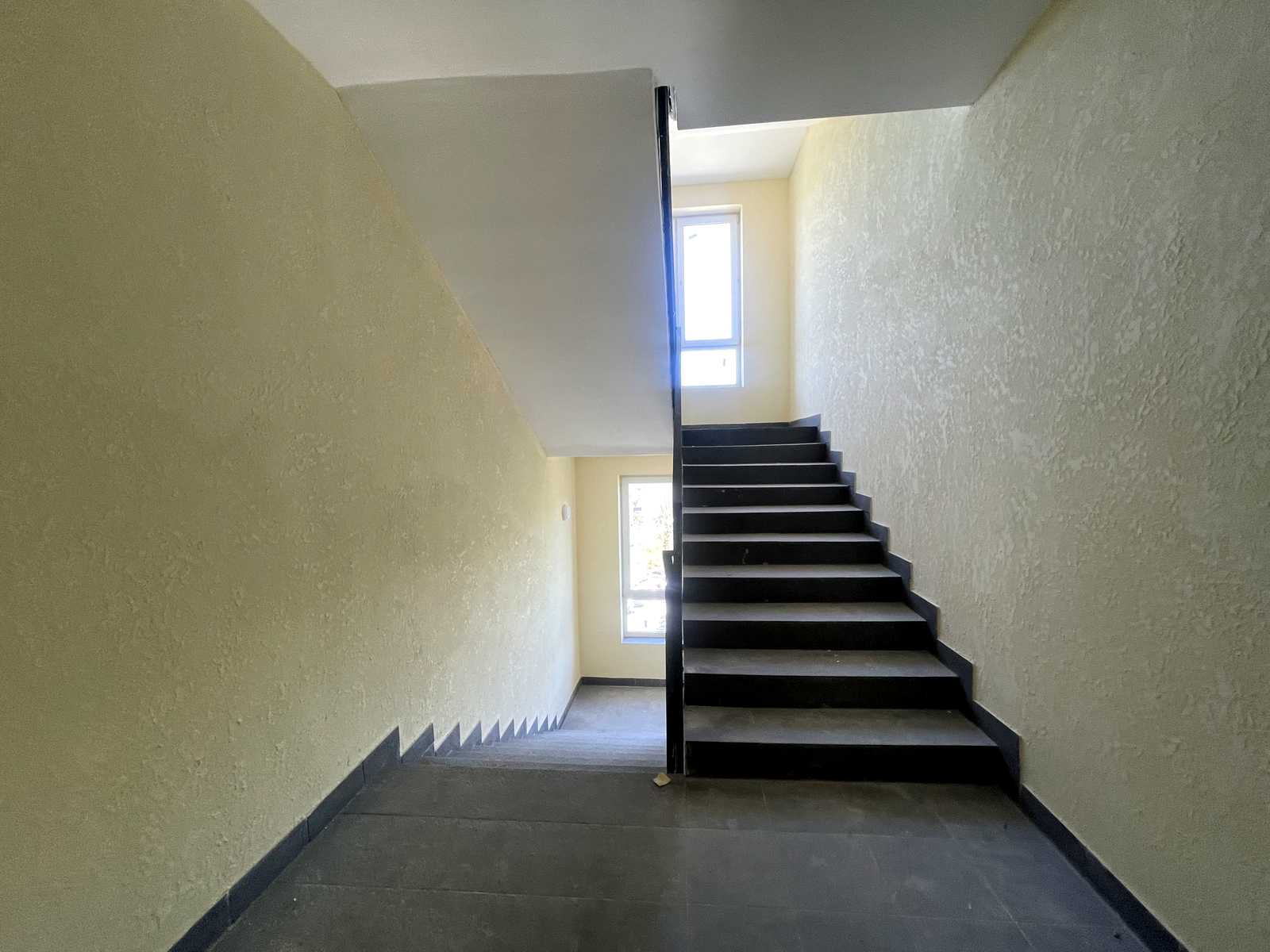 1863731357596052