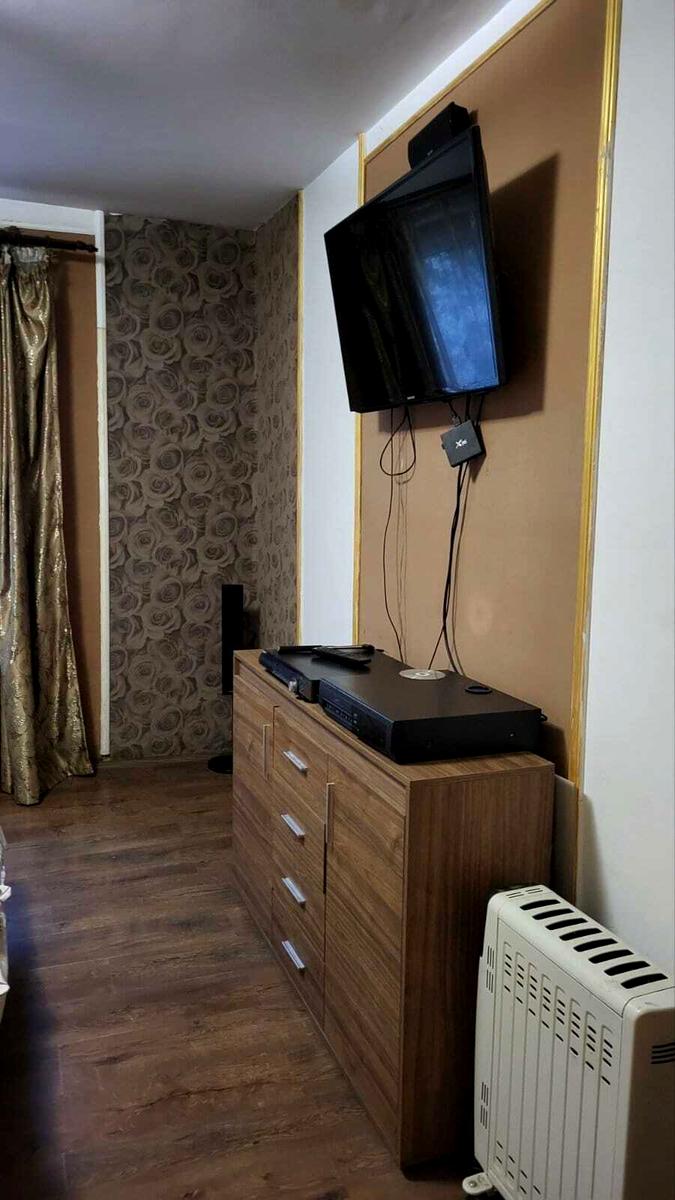1863734030779917