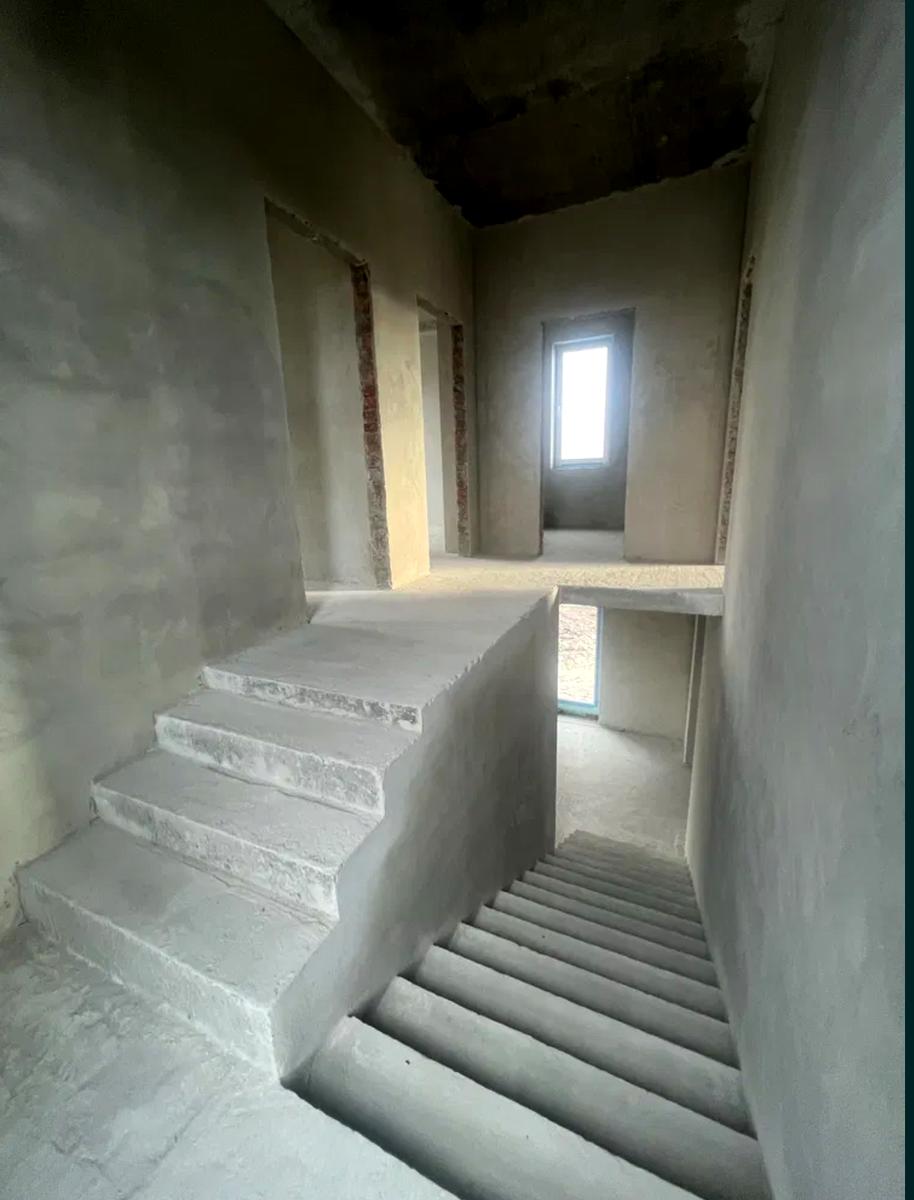 1863736961517558