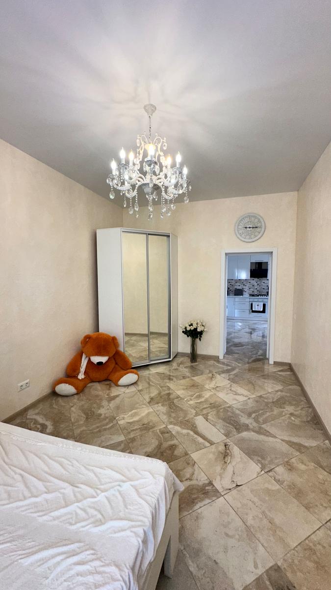 1863739081330569