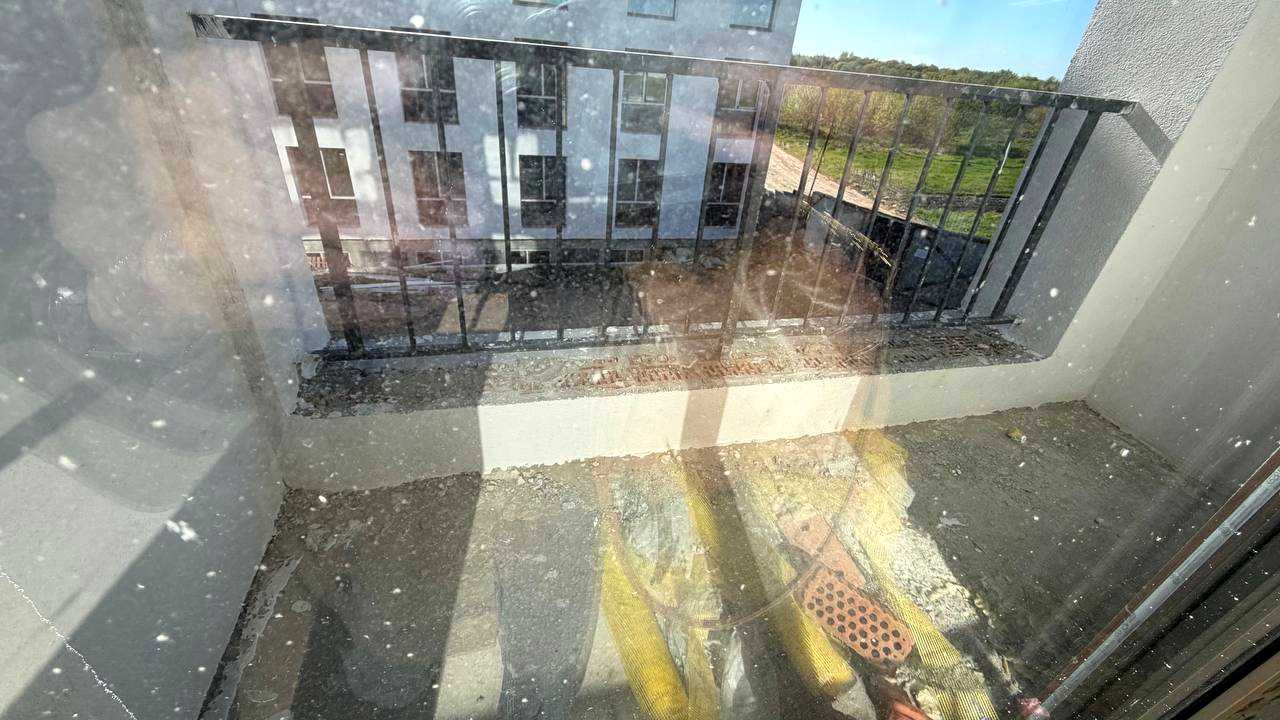 1863741770864379