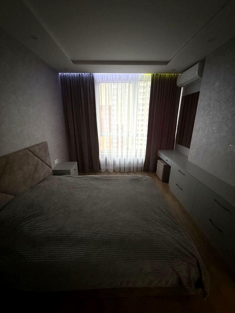 1863785329210077