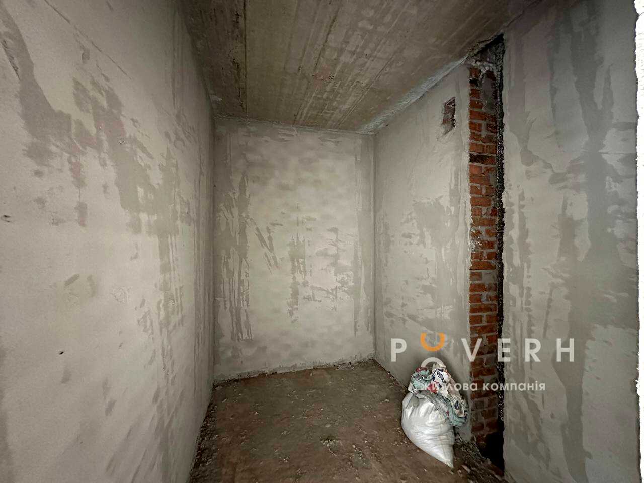 1863788693383329