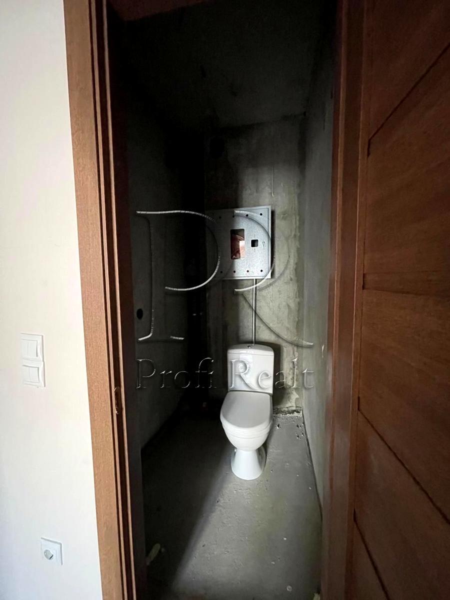 1863790285908372