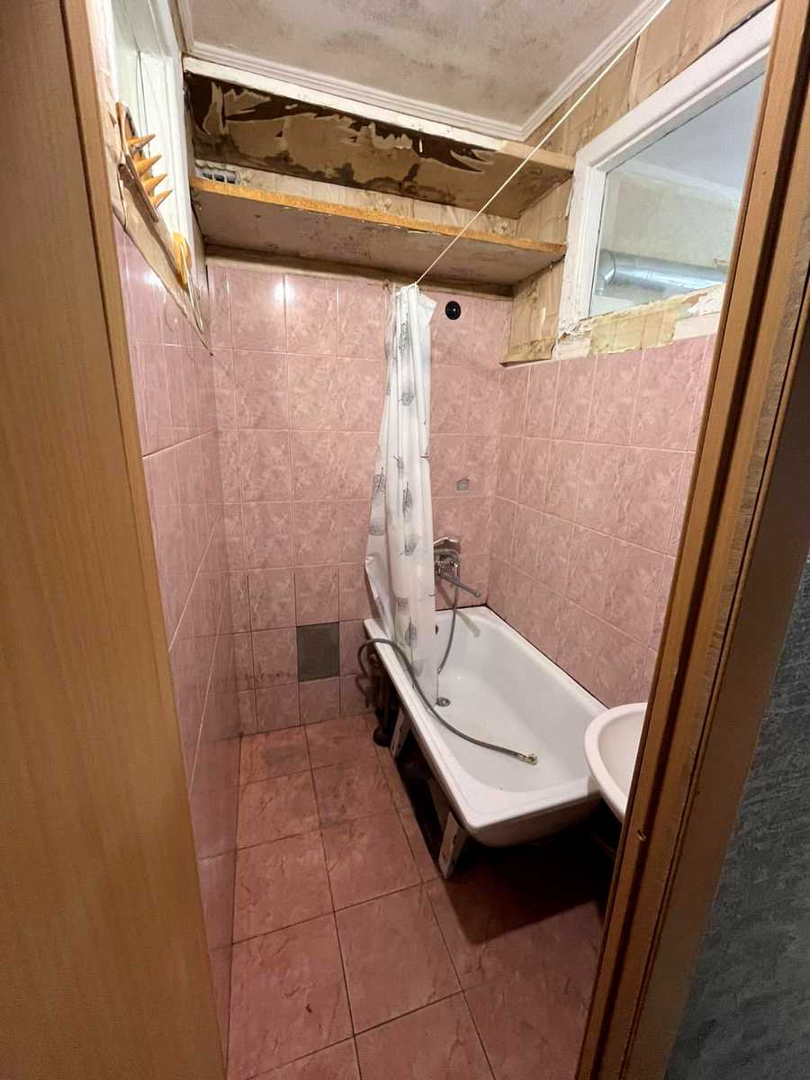 1863793704345062