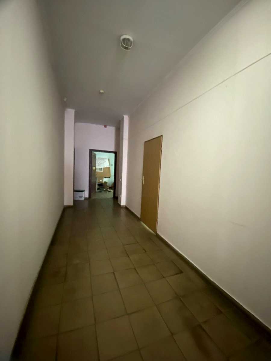 1863793876551553