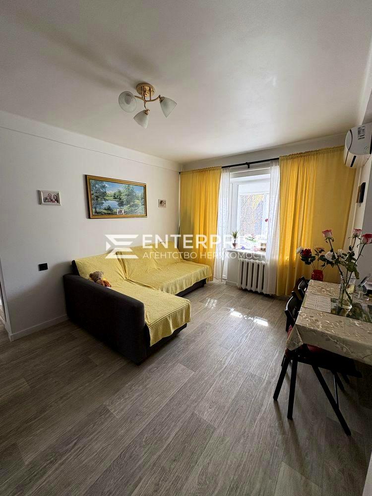 1863800619469939