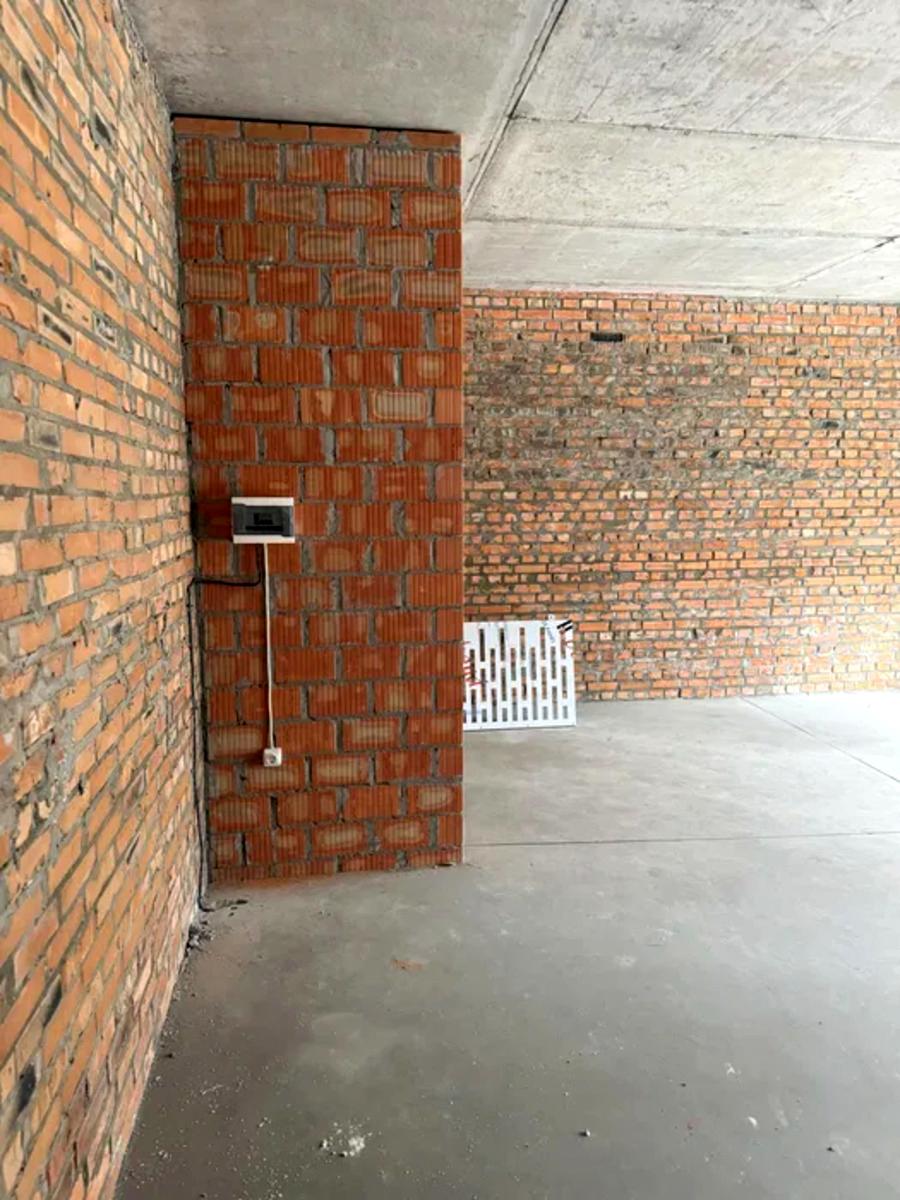 1863800659987493