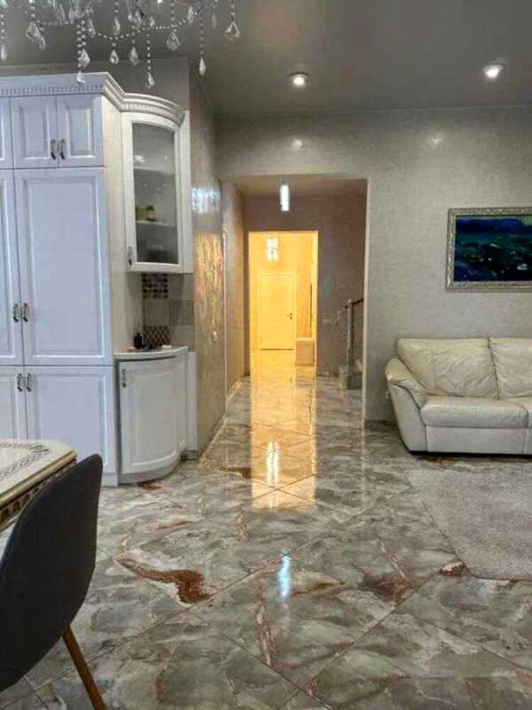 1863801551017489