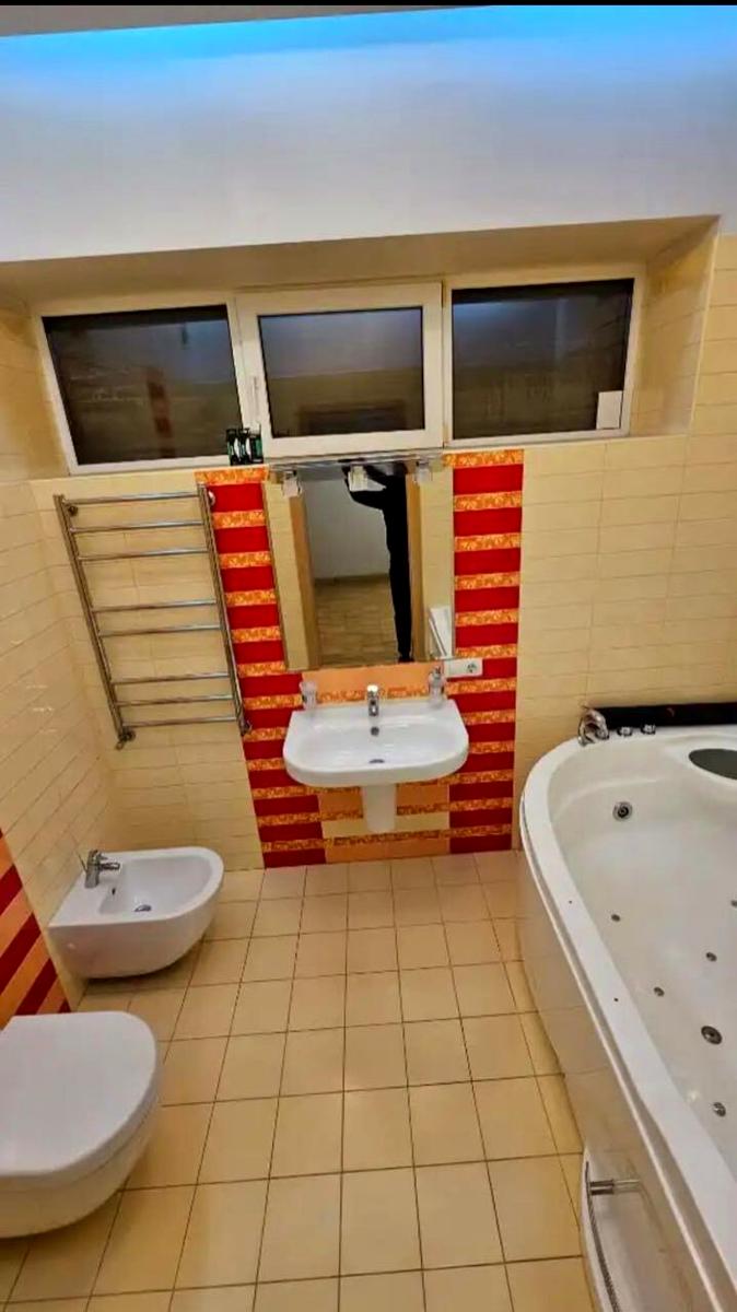 1863802316665489